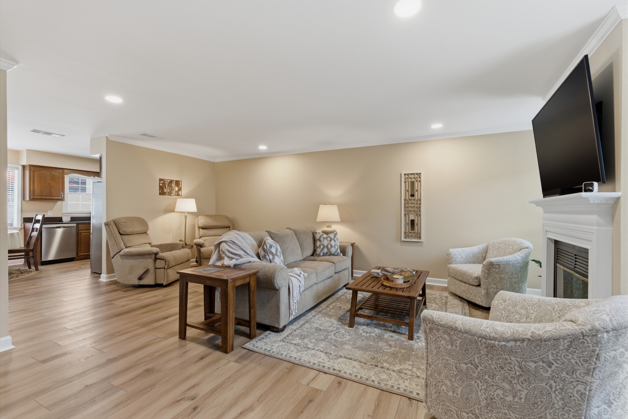 216 Highland Villa Cir