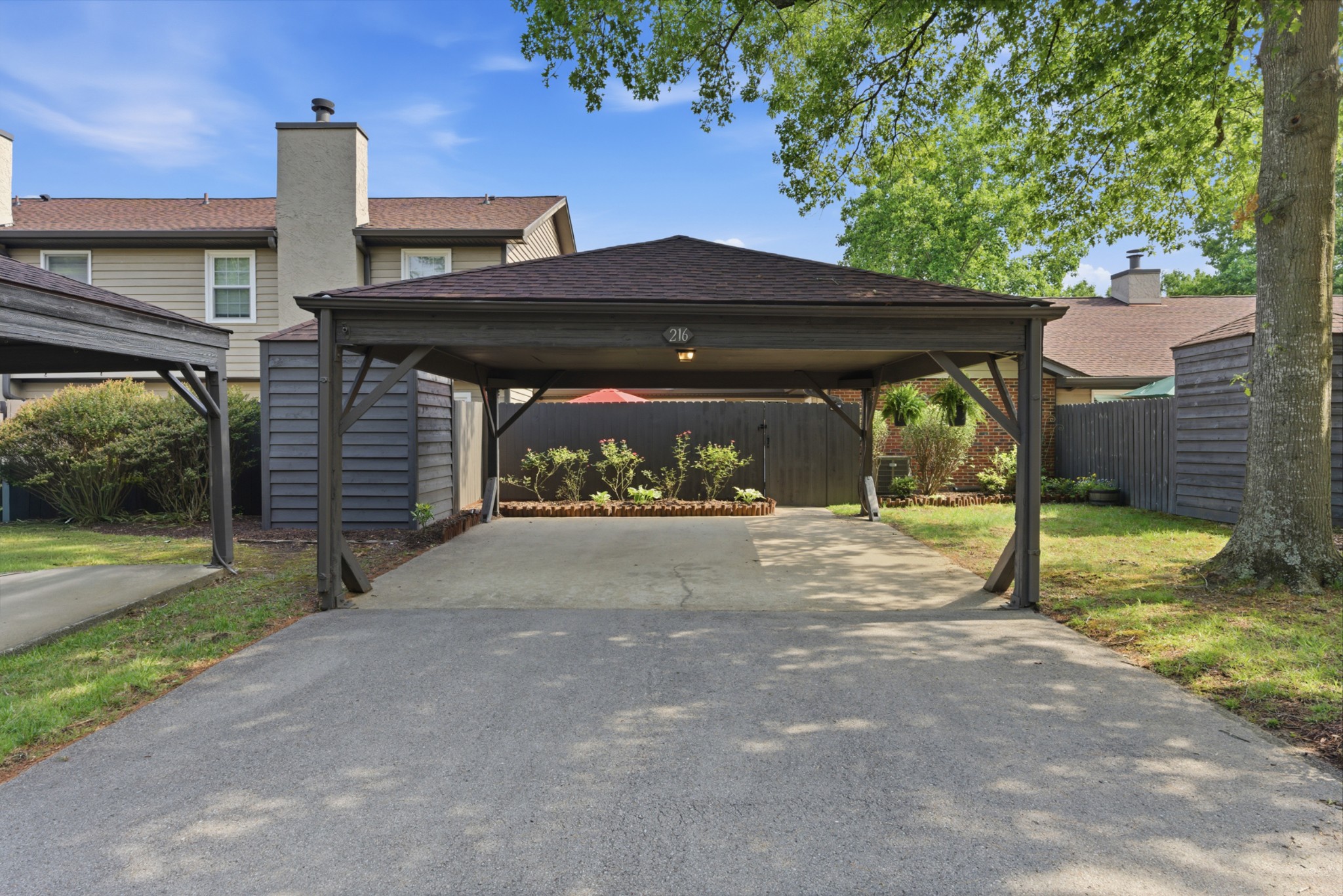 216 Highland Villa Cir