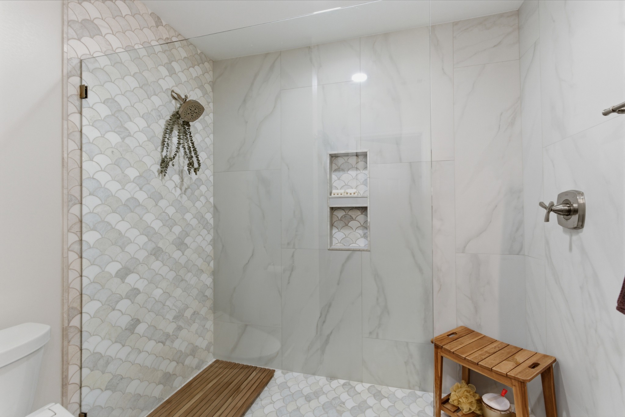 216 Highland Villa Cir