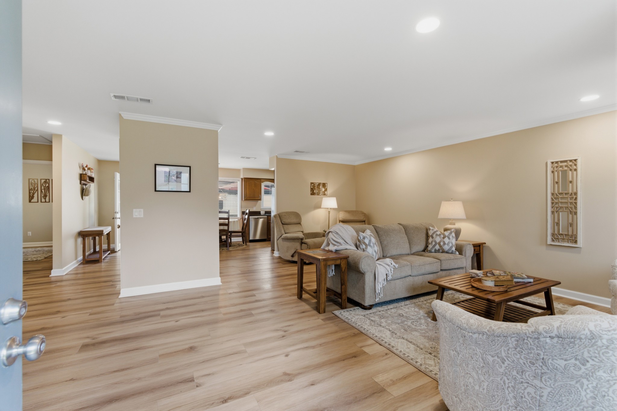 216 Highland Villa Cir