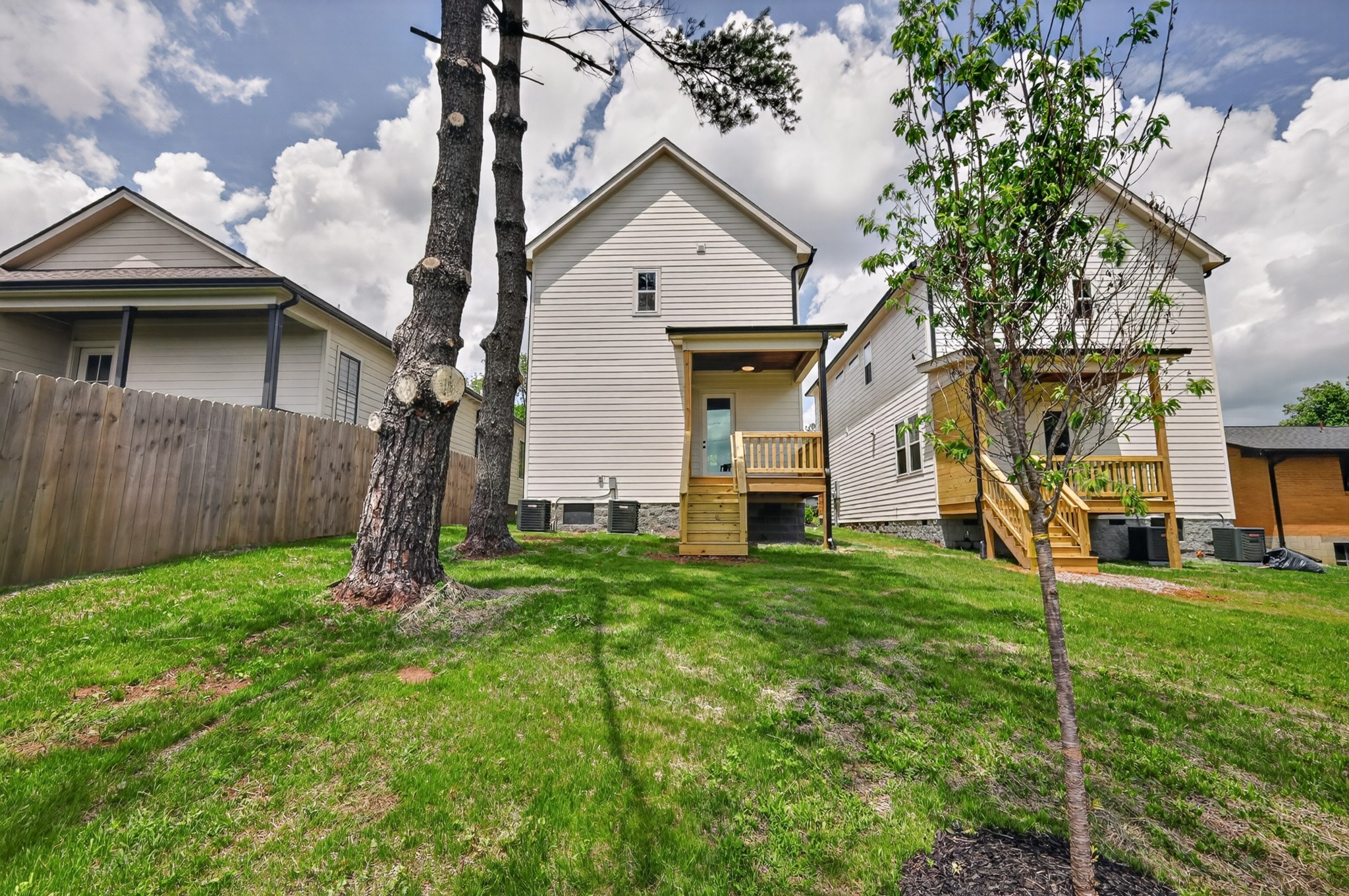 635 Clairidge Dr