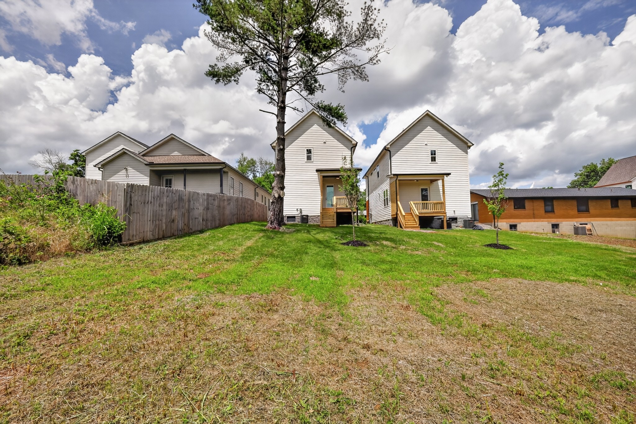635 Clairidge Dr