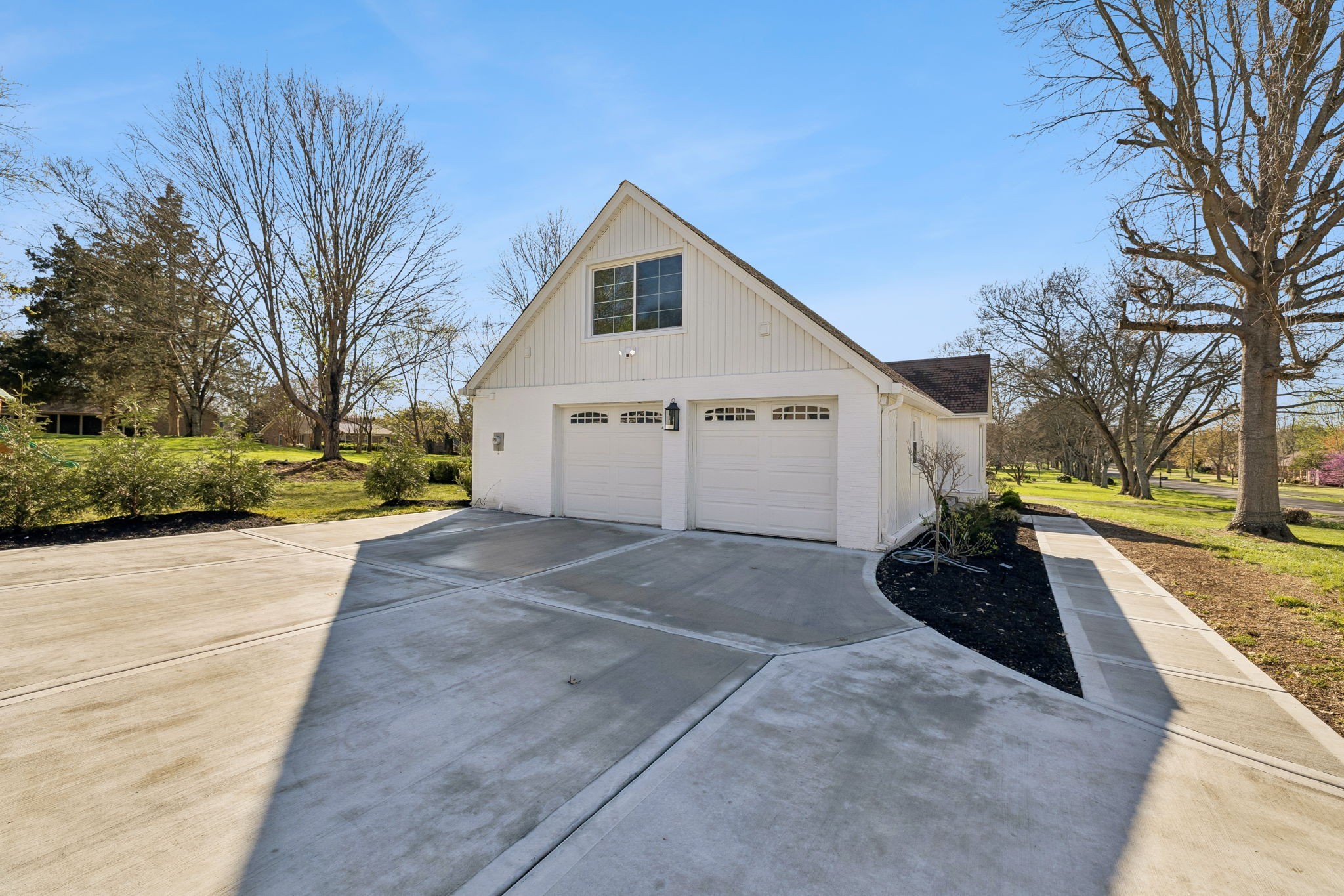 1437 Twin Feather Dr