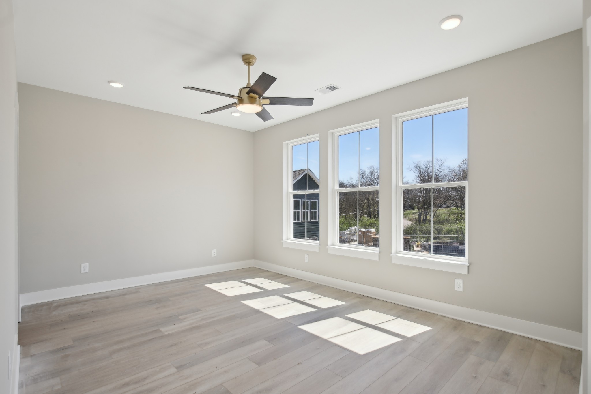 377 Archwood Dr