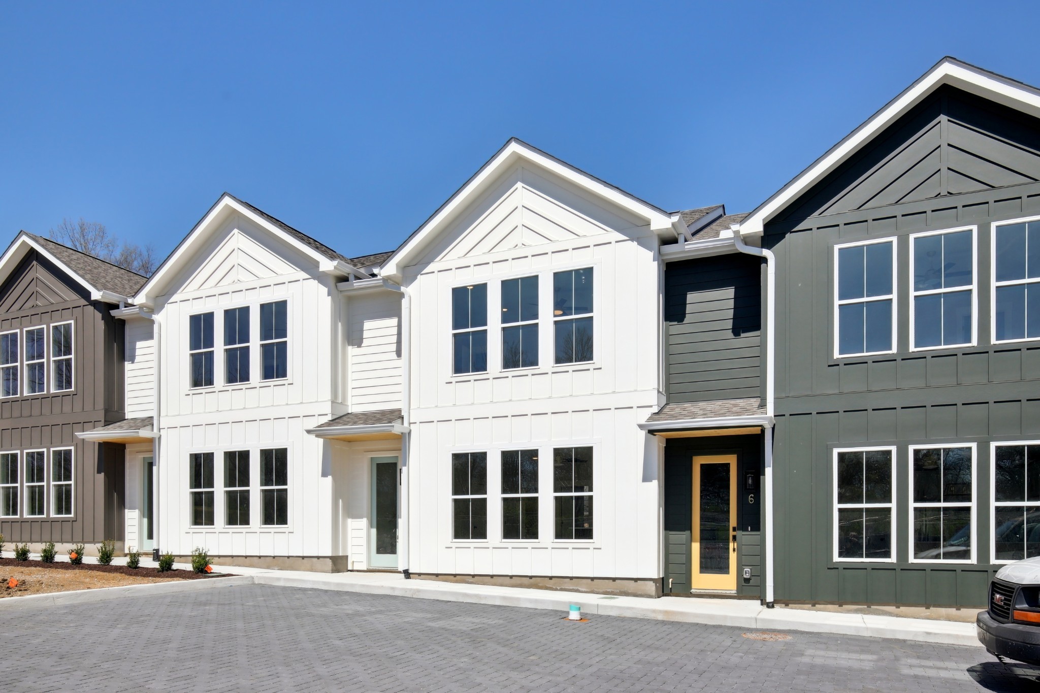 377 Archwood Dr