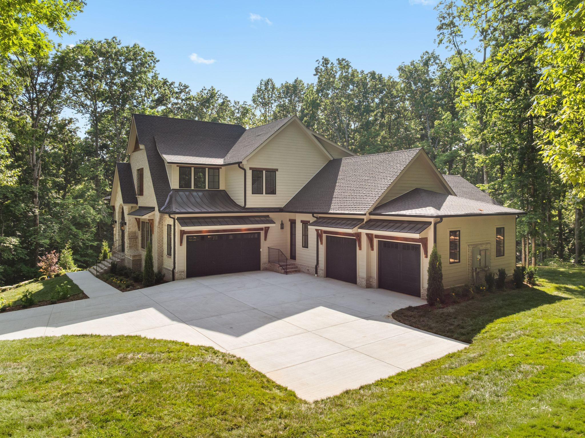 5662 Pinewood Rd
