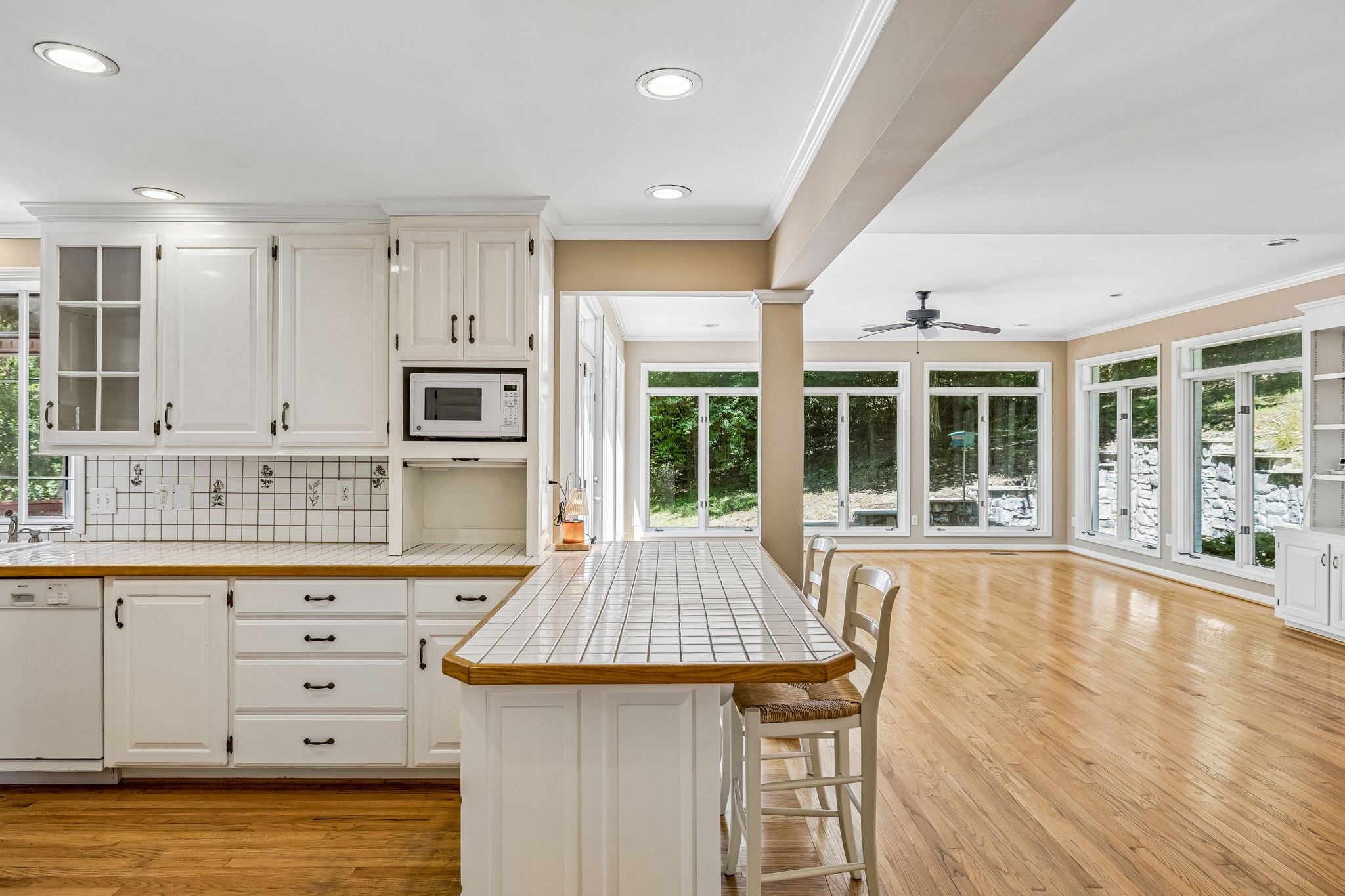 2397 Foxhaven Dr