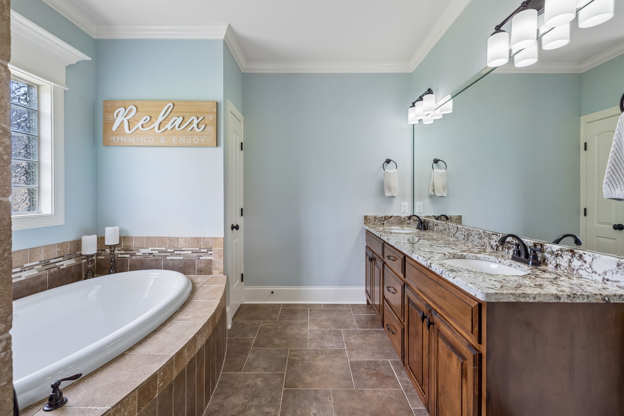 3141 Hidden Creek Dr