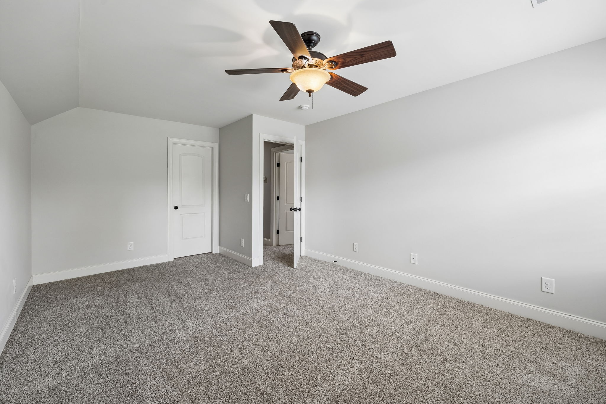 3141 Hidden Creek Dr
