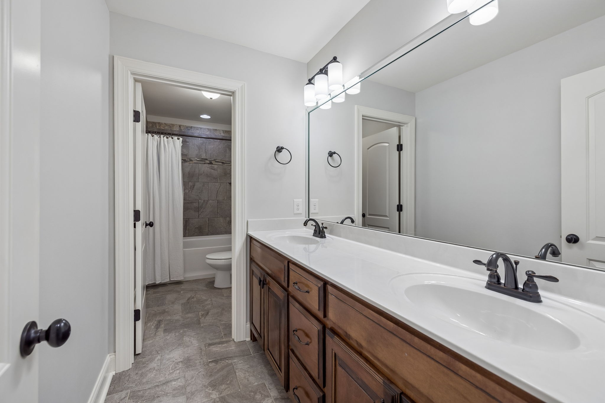 3141 Hidden Creek Dr