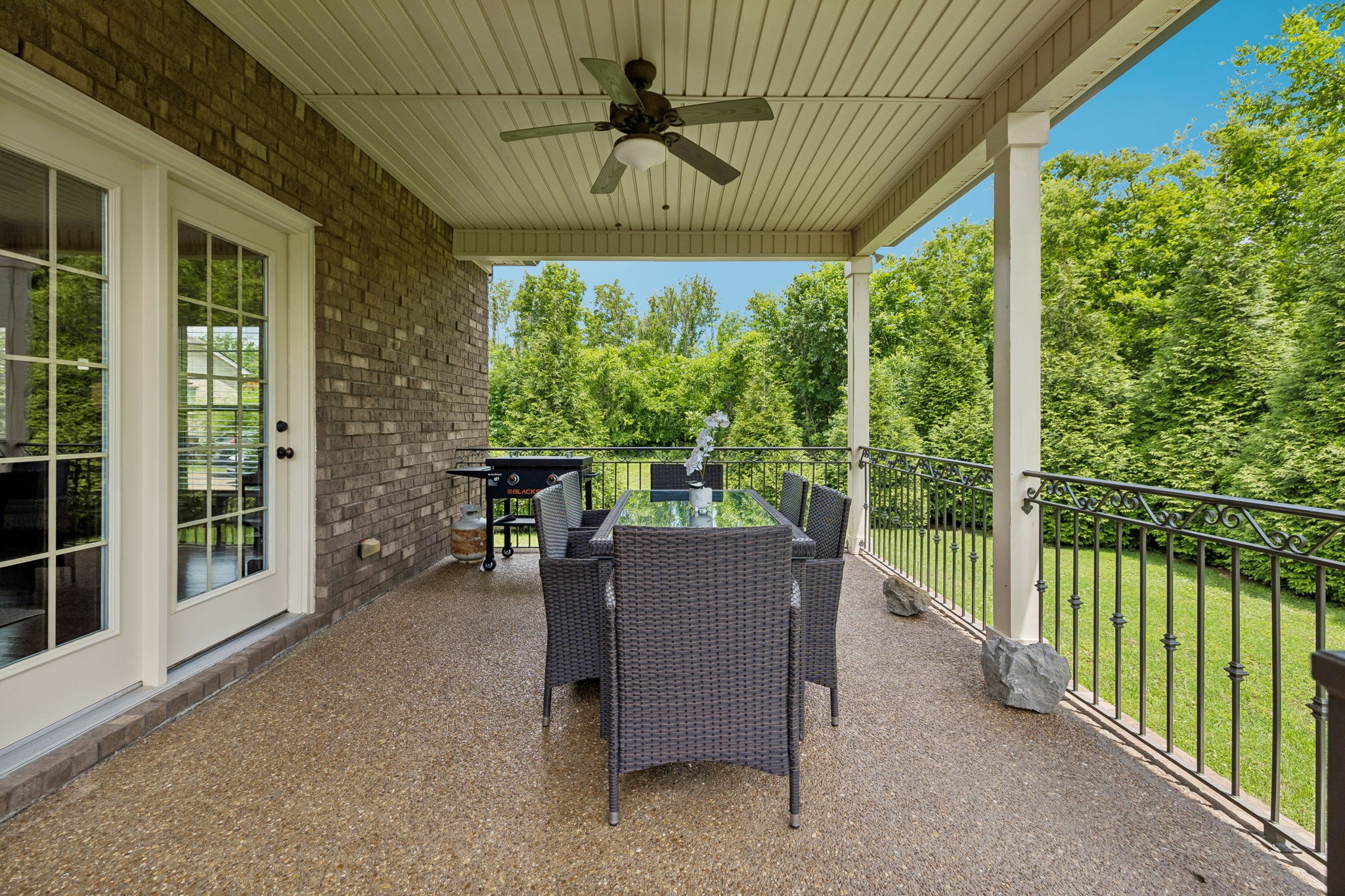 3141 Hidden Creek Dr