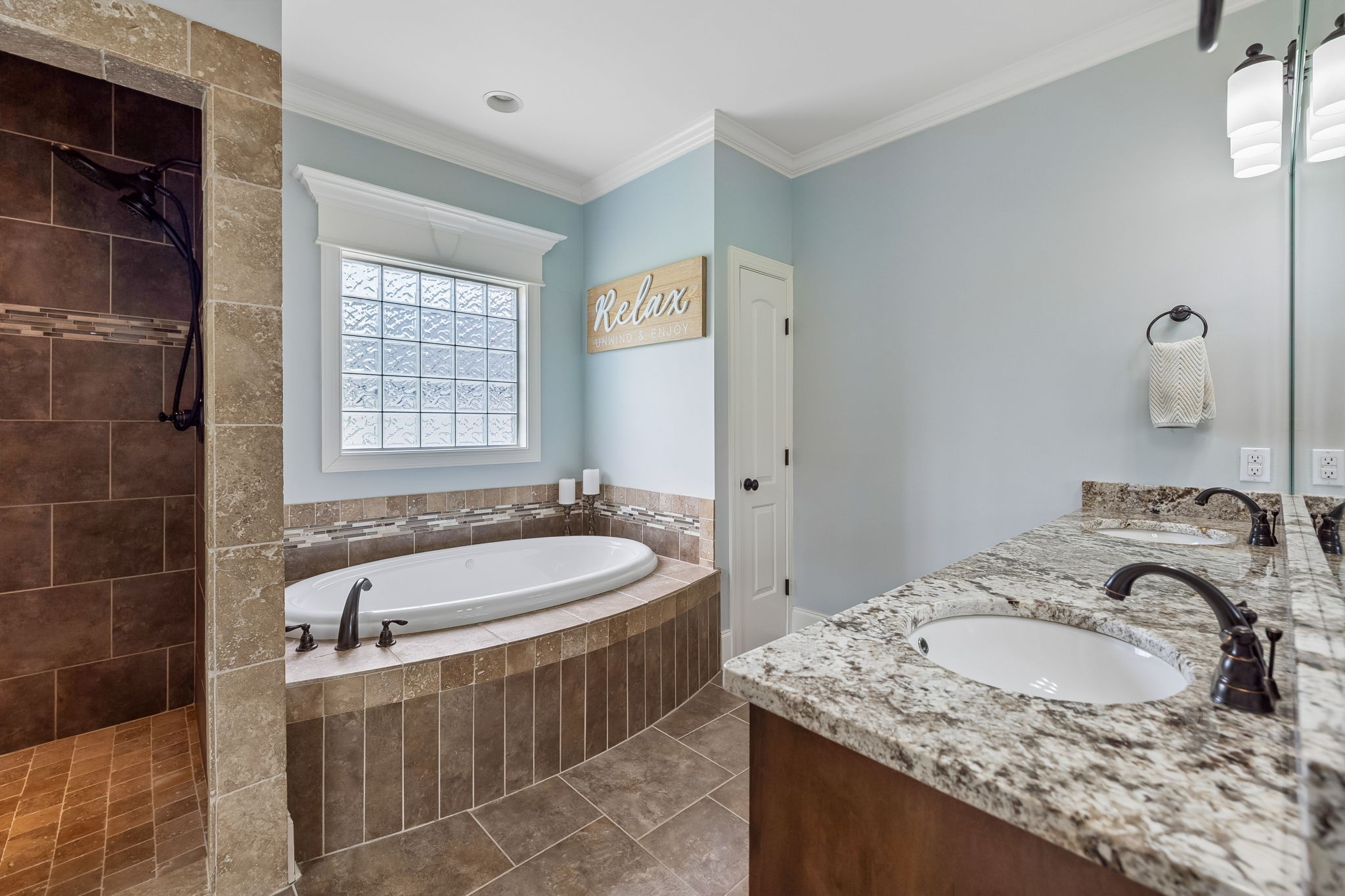 3141 Hidden Creek Dr