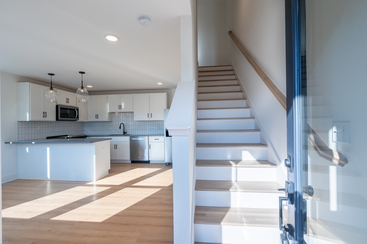 102 Duke St Unit: 8