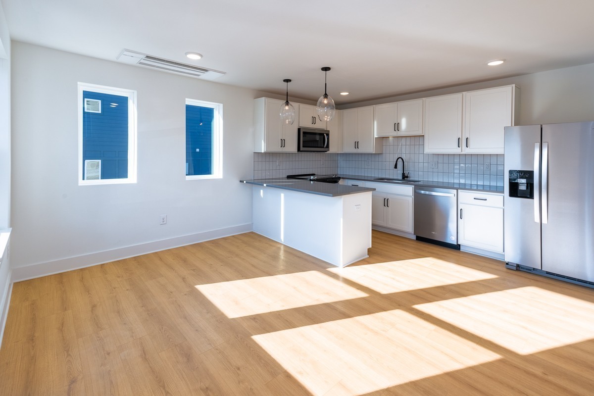 102 Duke St Unit: 8