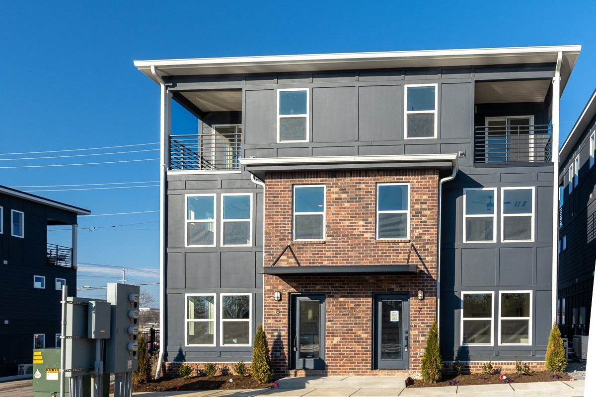 102 Duke St Unit: 8