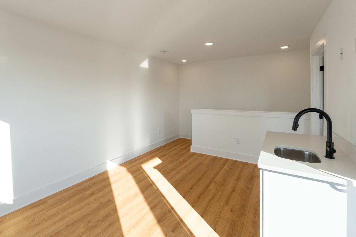 102 Duke St Unit: 8