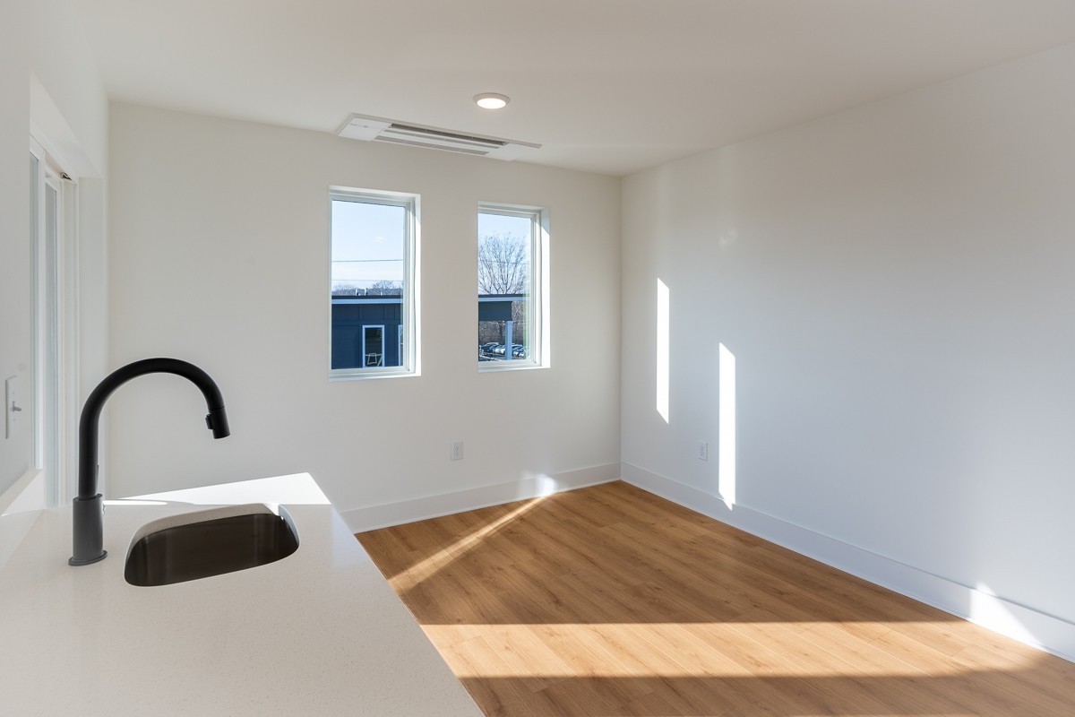 102 Duke St Unit: 8