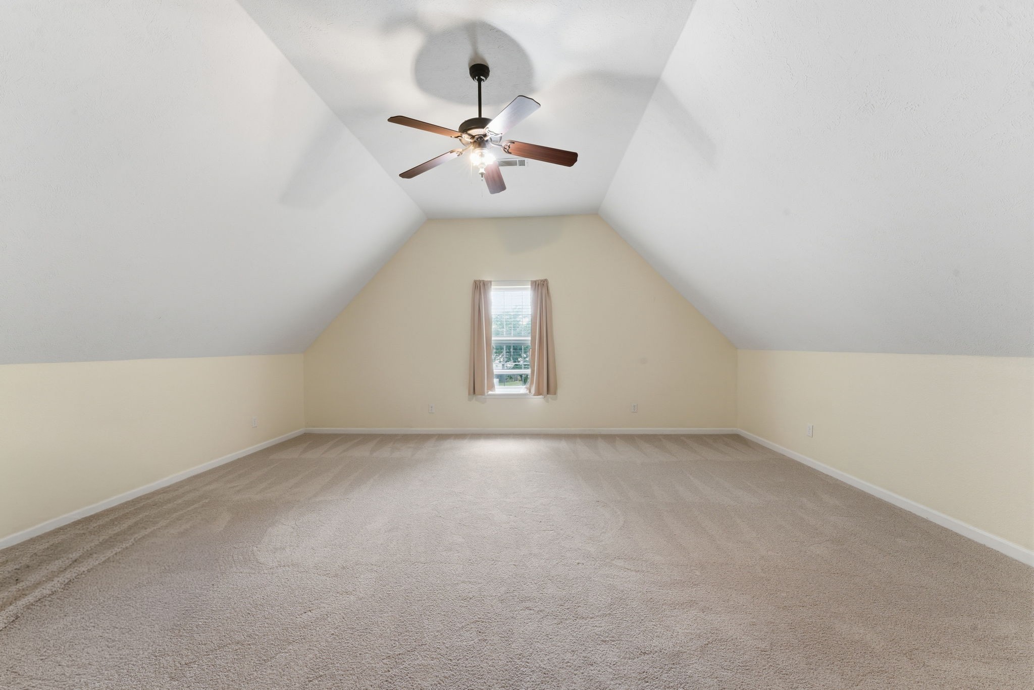 942 Lavergne Ln