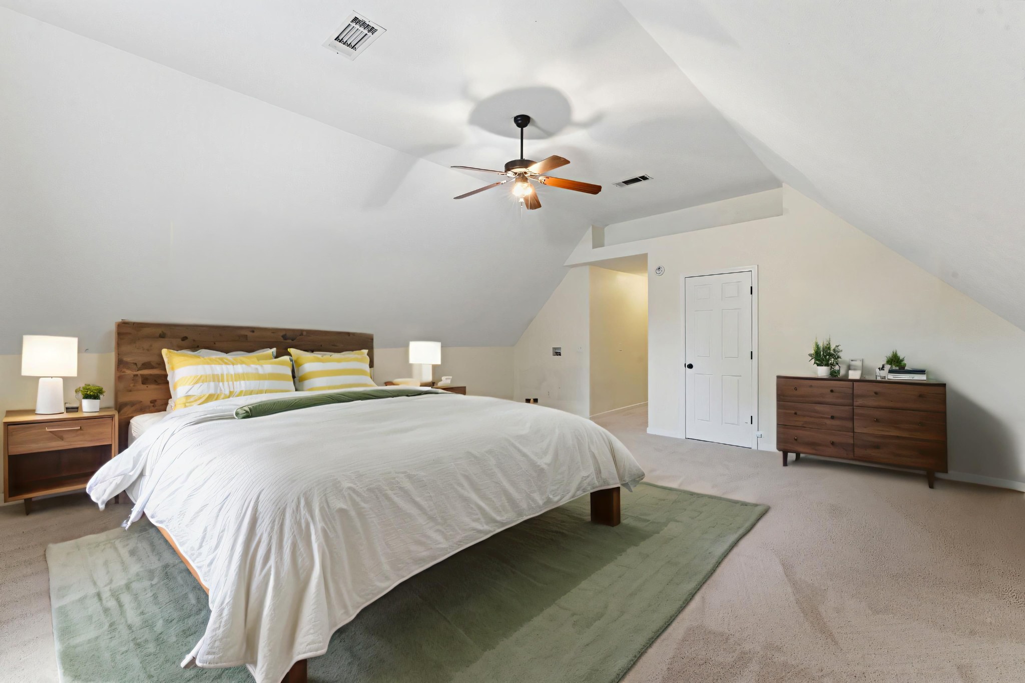 942 Lavergne Ln
