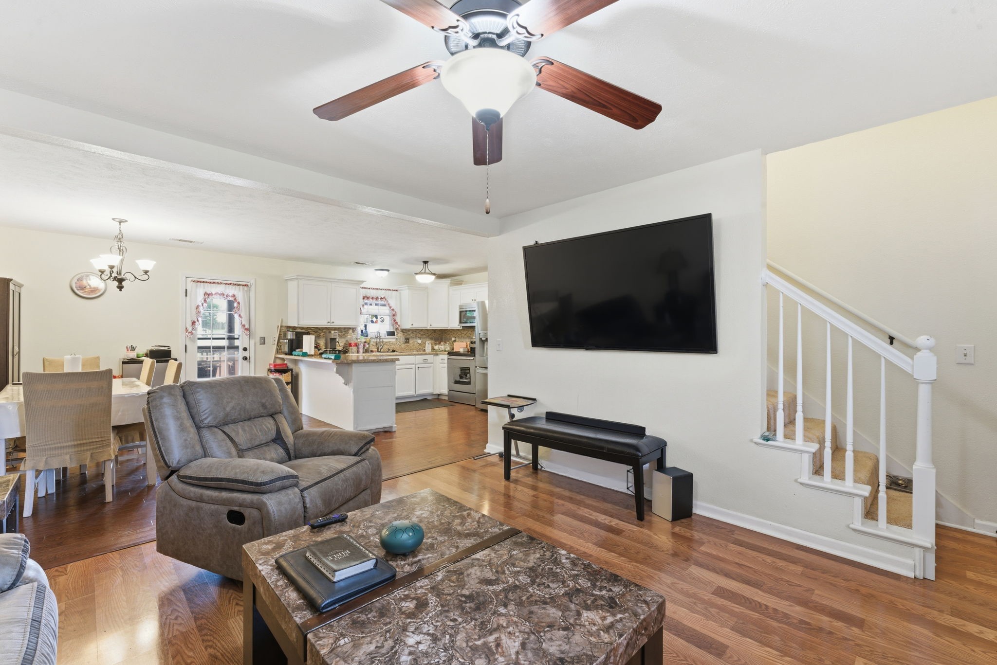 942 Lavergne Ln