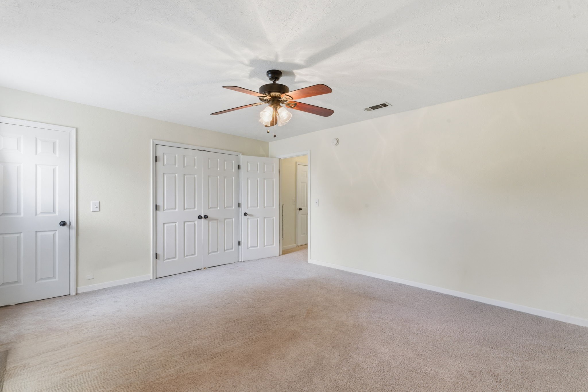 942 Lavergne Ln