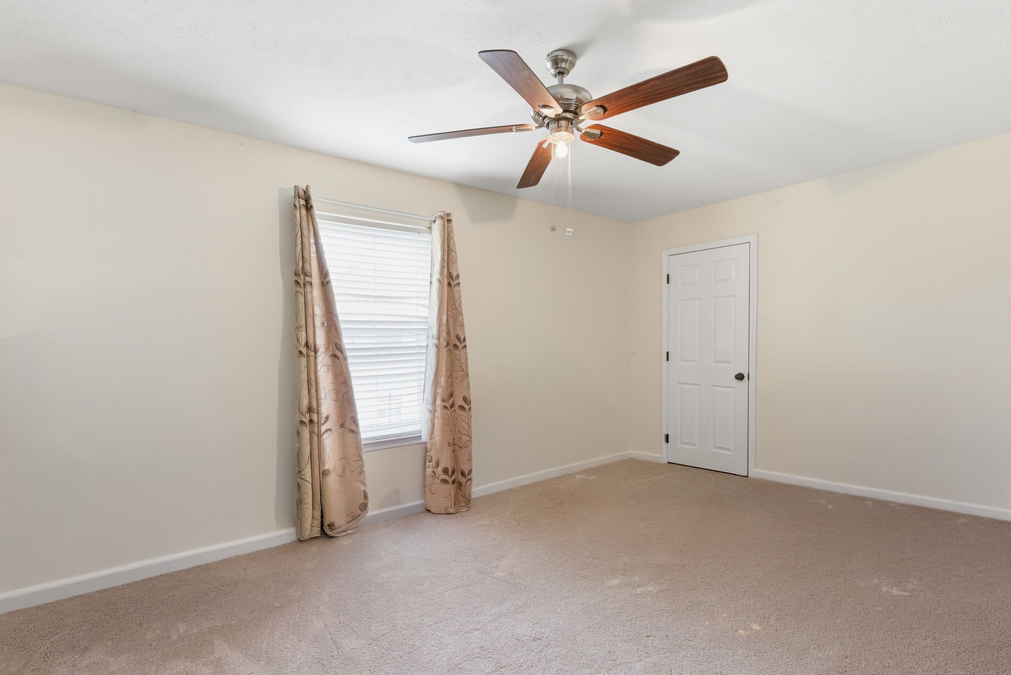 942 Lavergne Ln