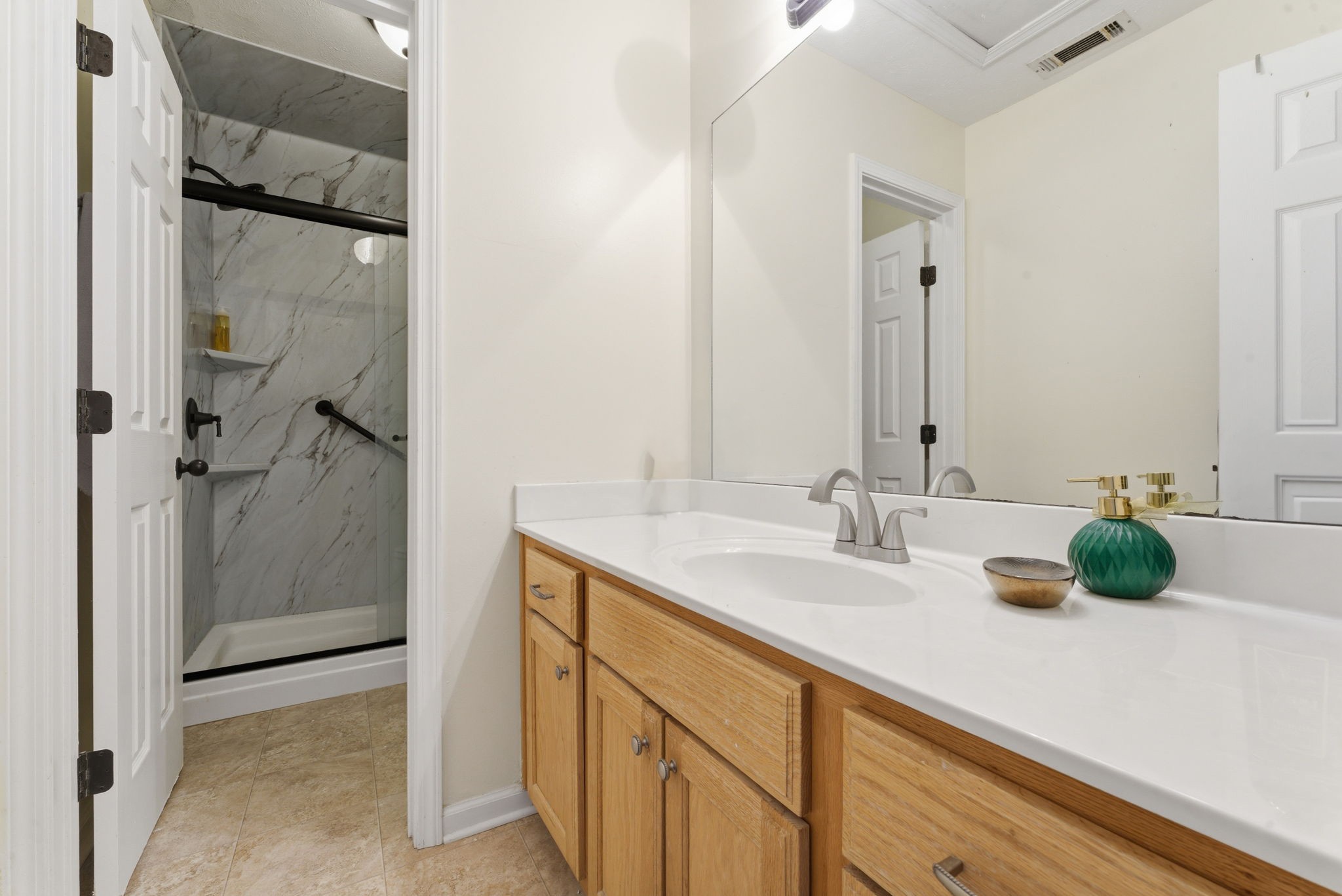 942 Lavergne Ln