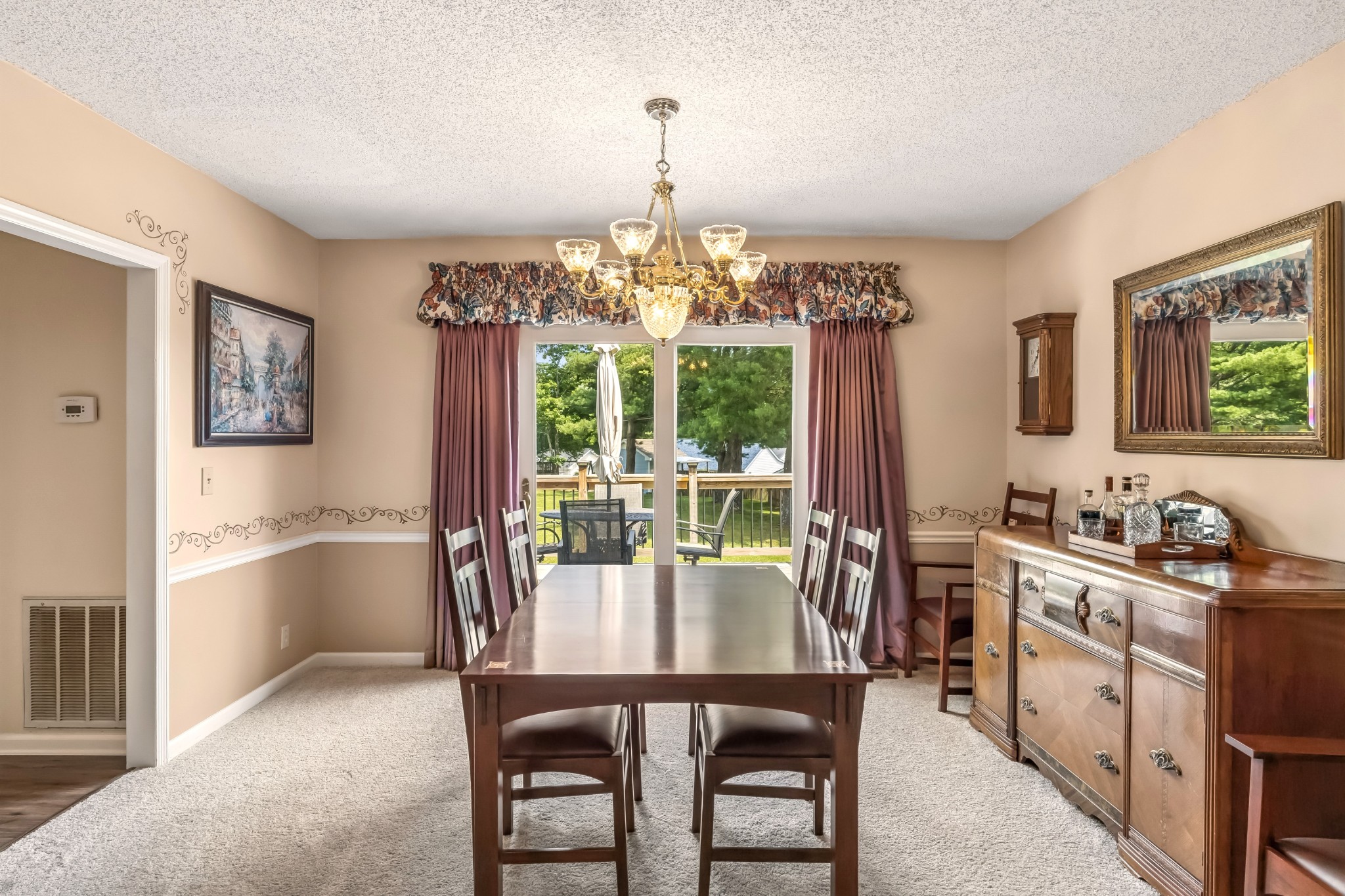 566 Overview Ln