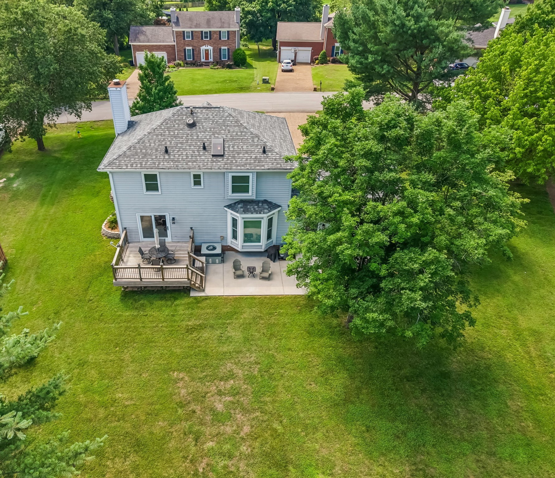 566 Overview Ln