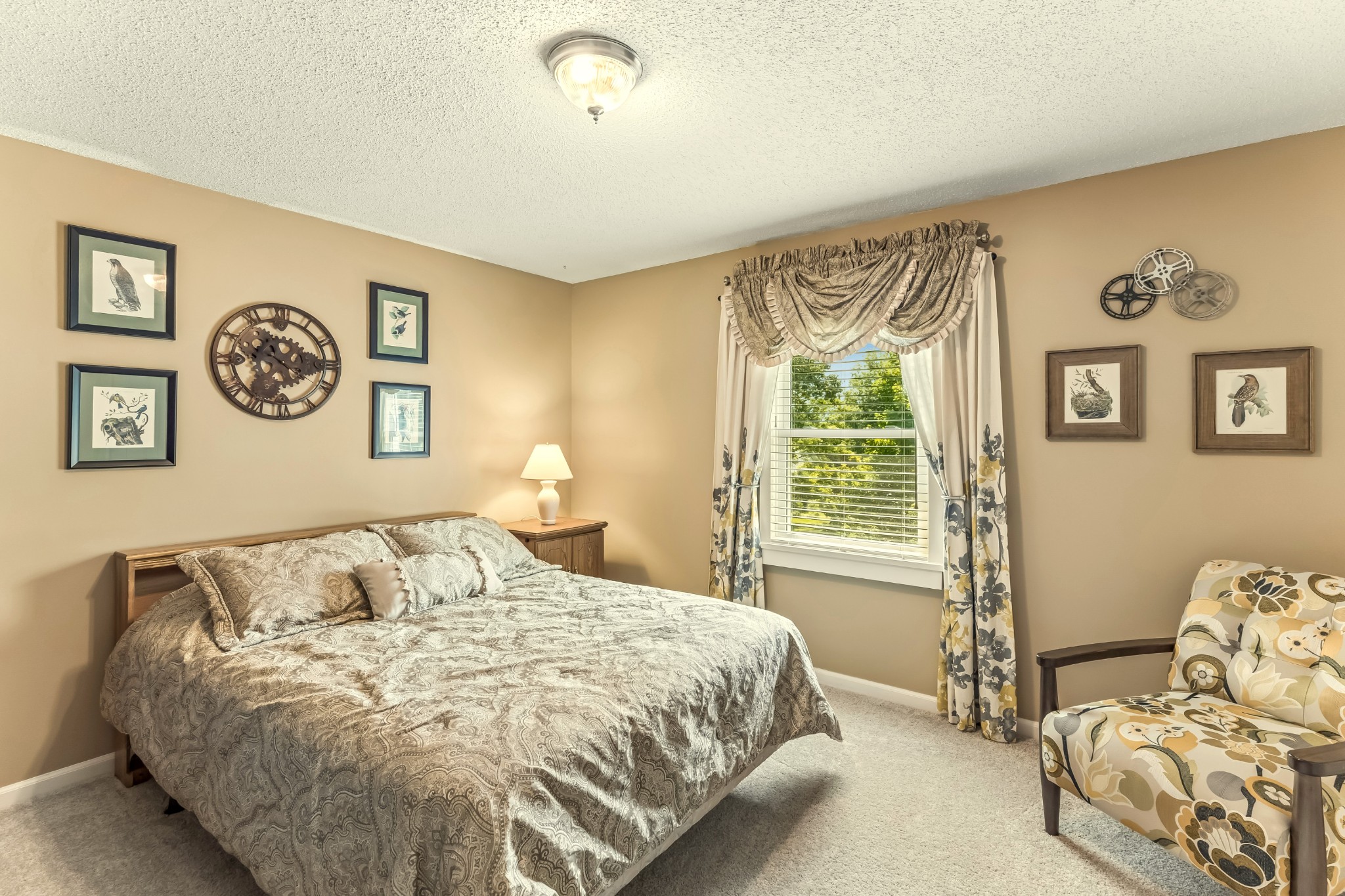 566 Overview Ln