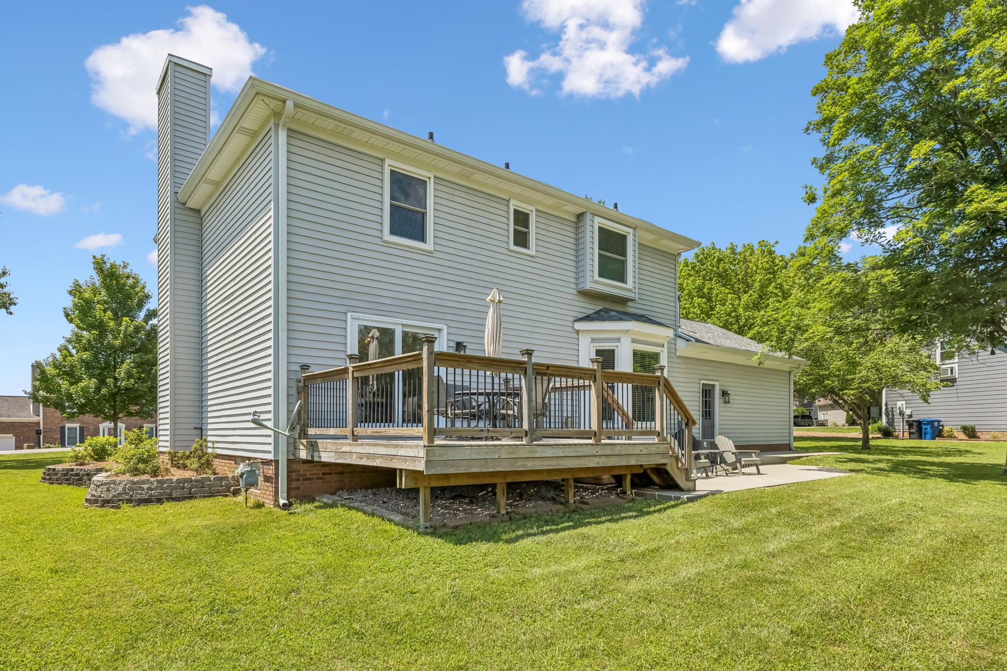566 Overview Ln