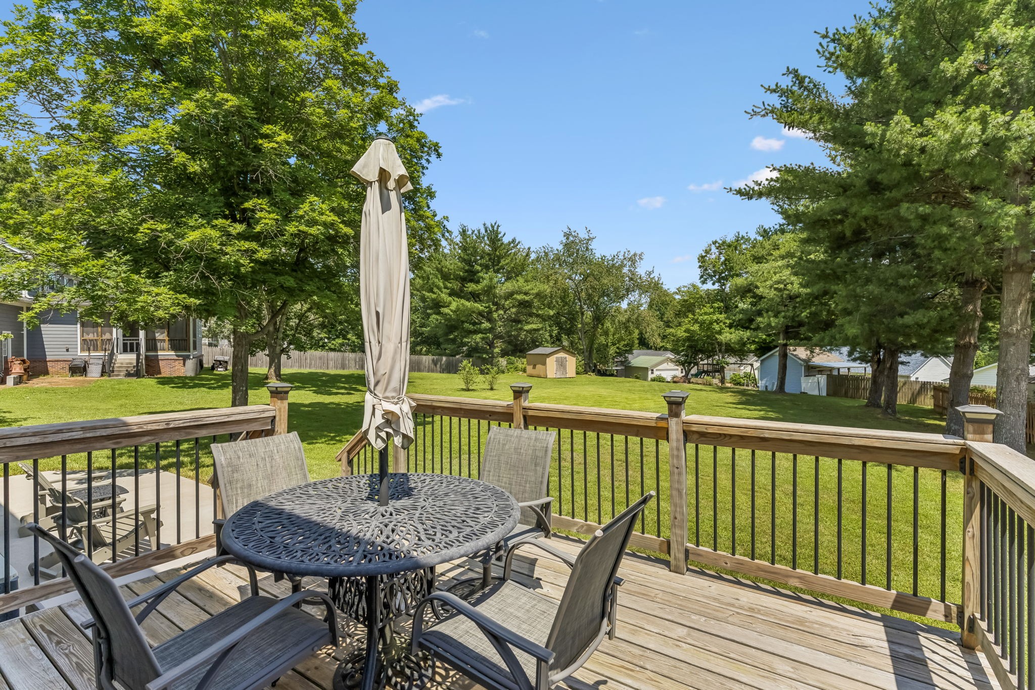 566 Overview Ln