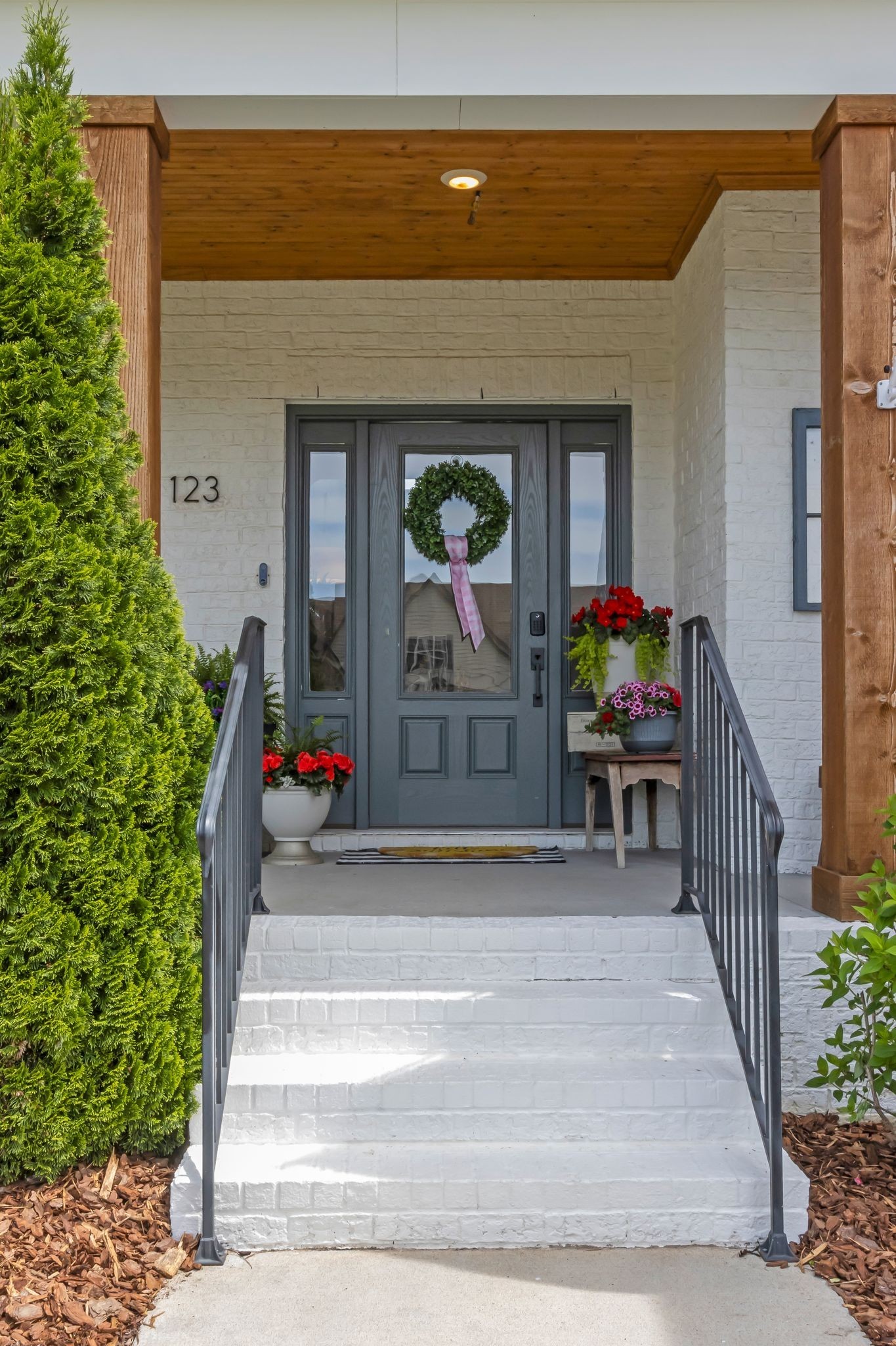 123 Hayfield Ct