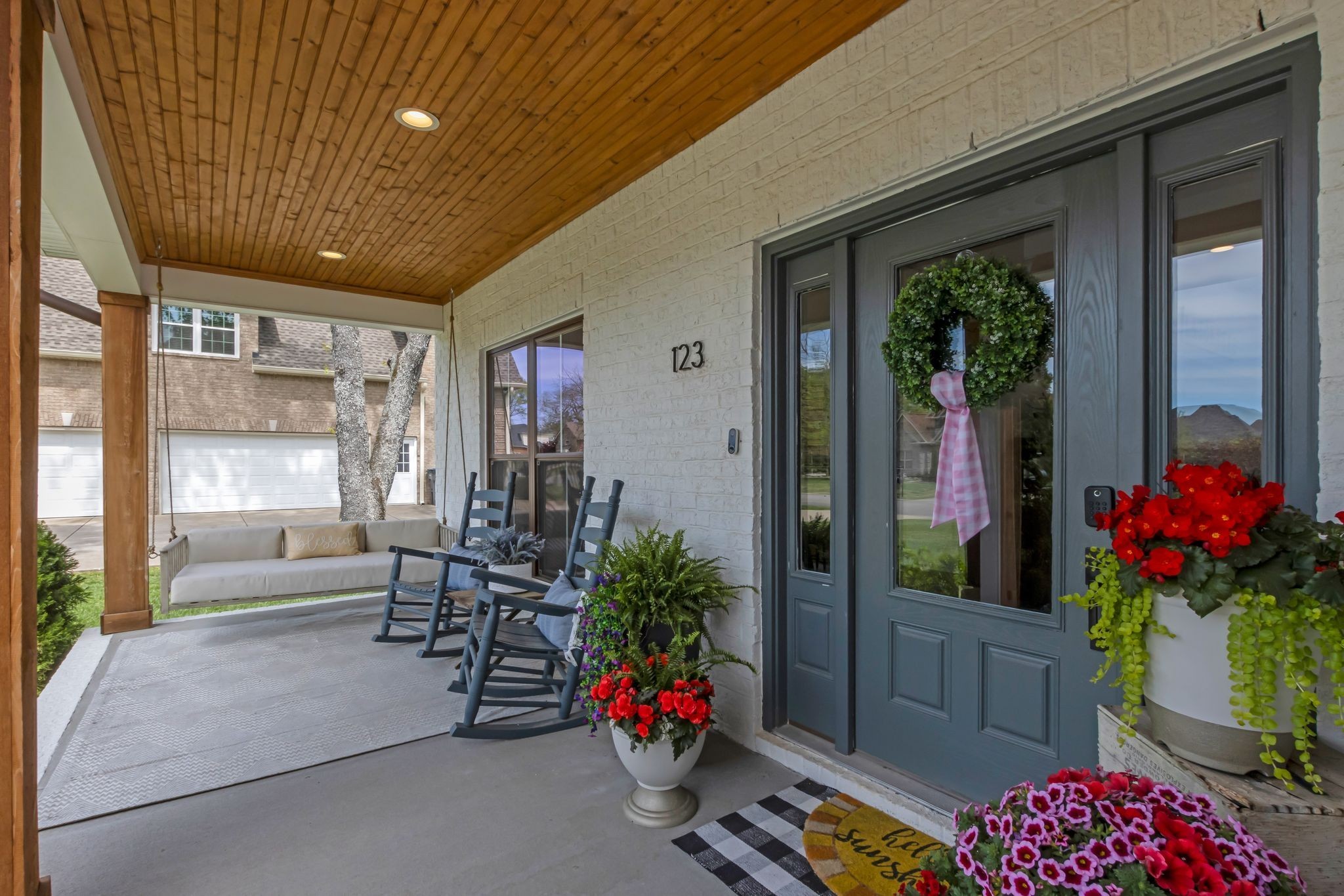 123 Hayfield Ct