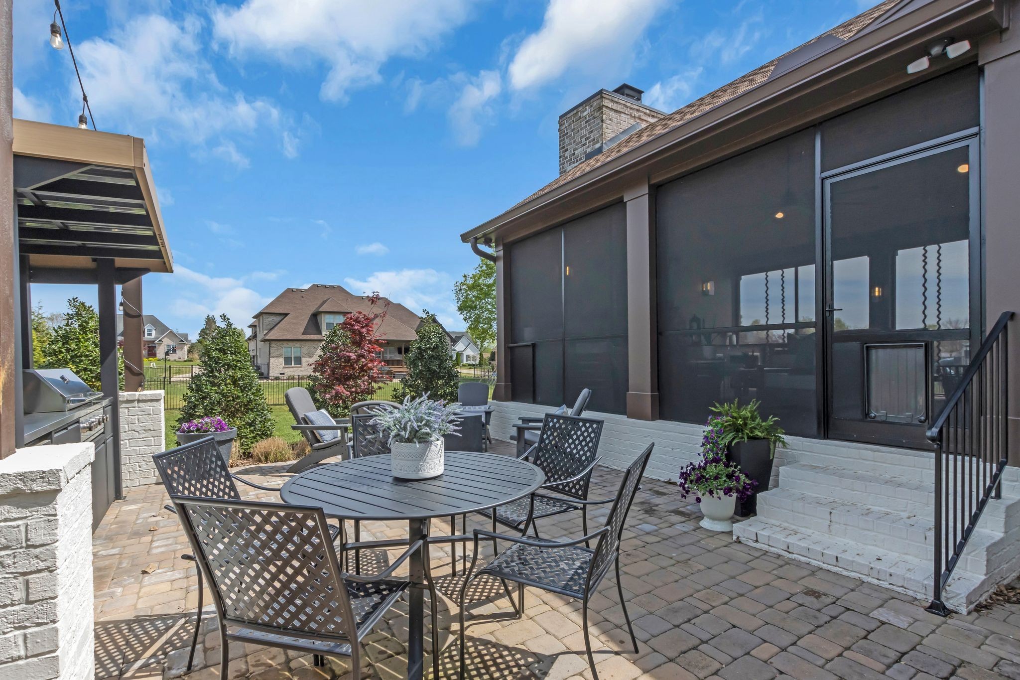 123 Hayfield Ct