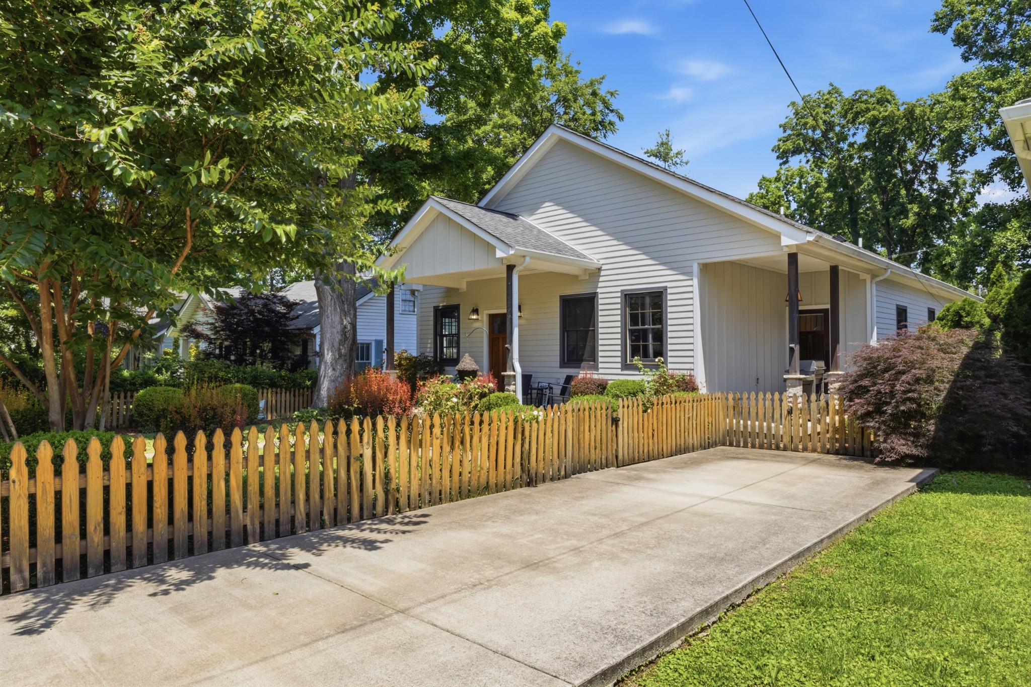 1429 Roberts Ave