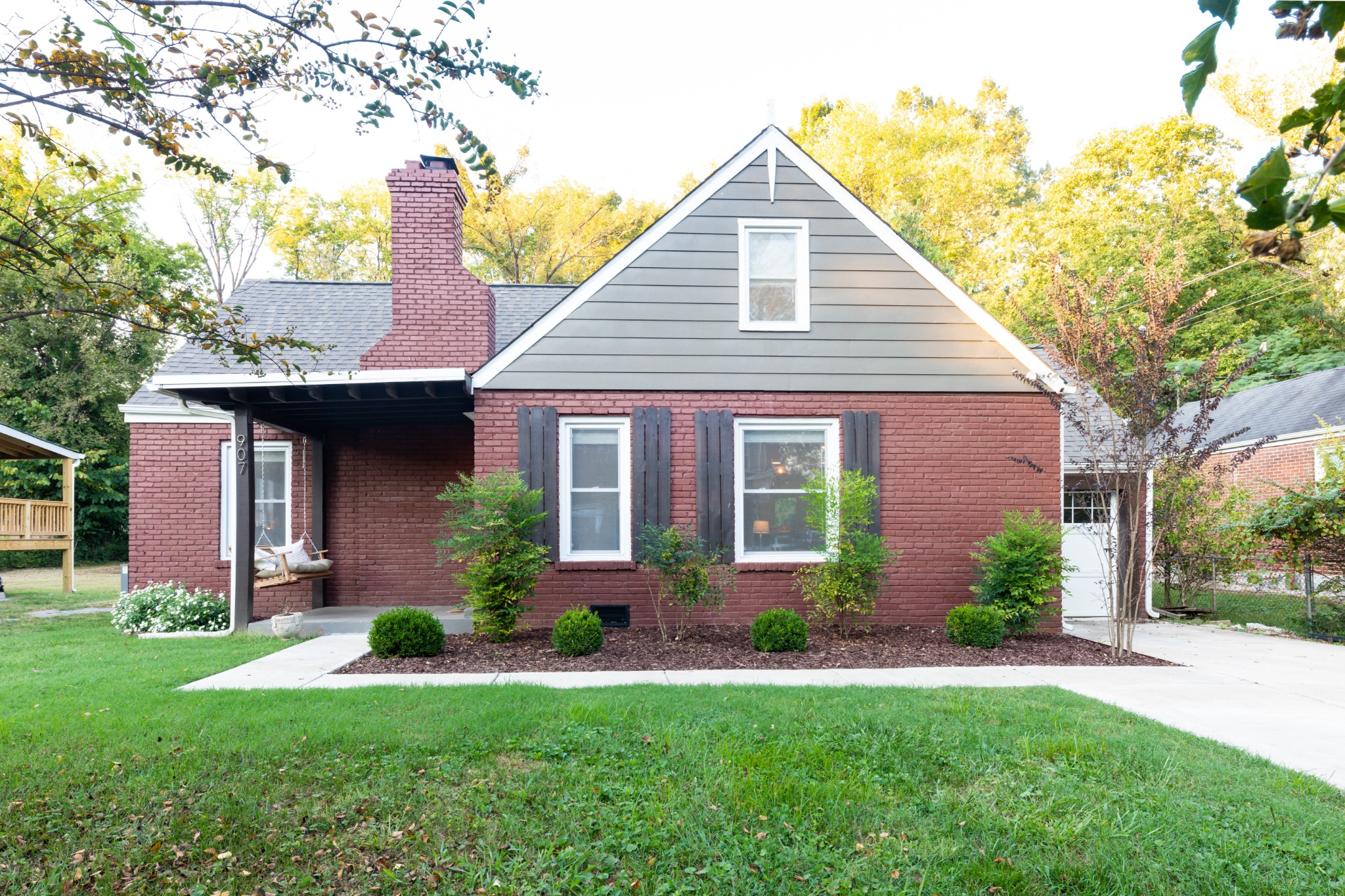 907 Burchwood Ave