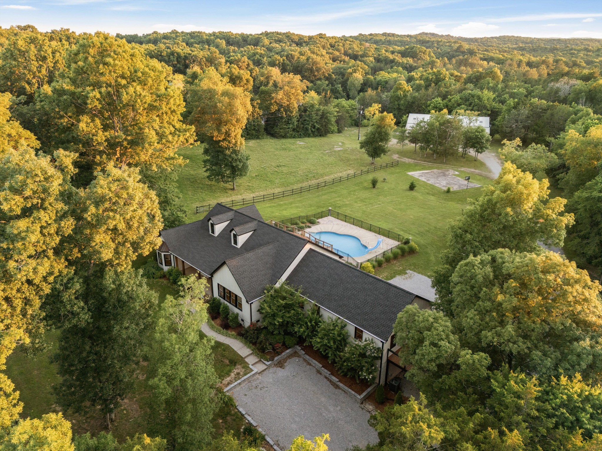 2478 Lewisburg Pike