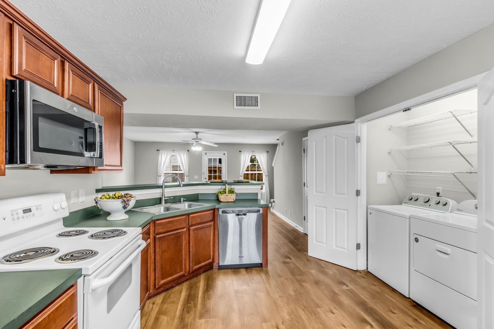235 Arapaho Dr