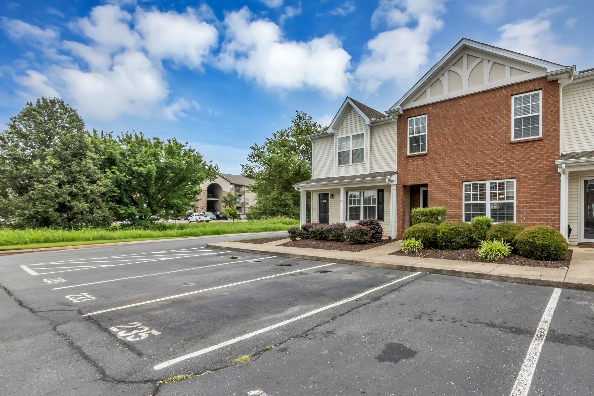 235 Arapaho Dr