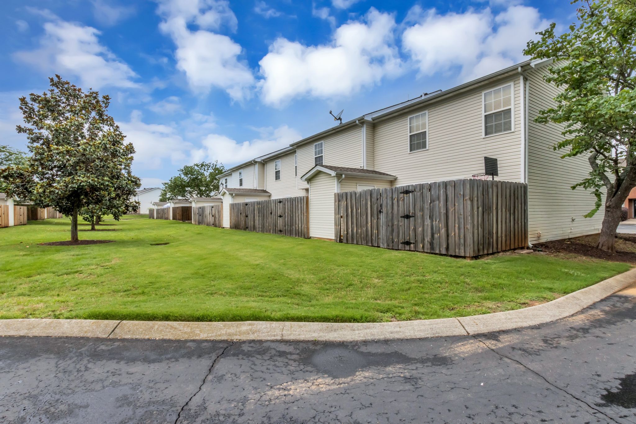 235 Arapaho Dr