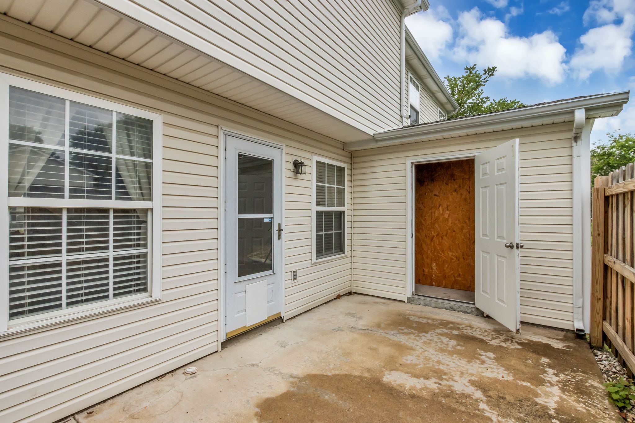 235 Arapaho Dr