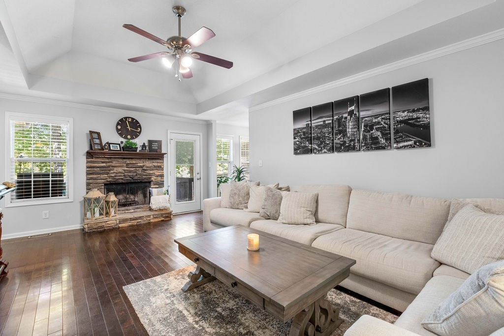 340 Chalet Cir