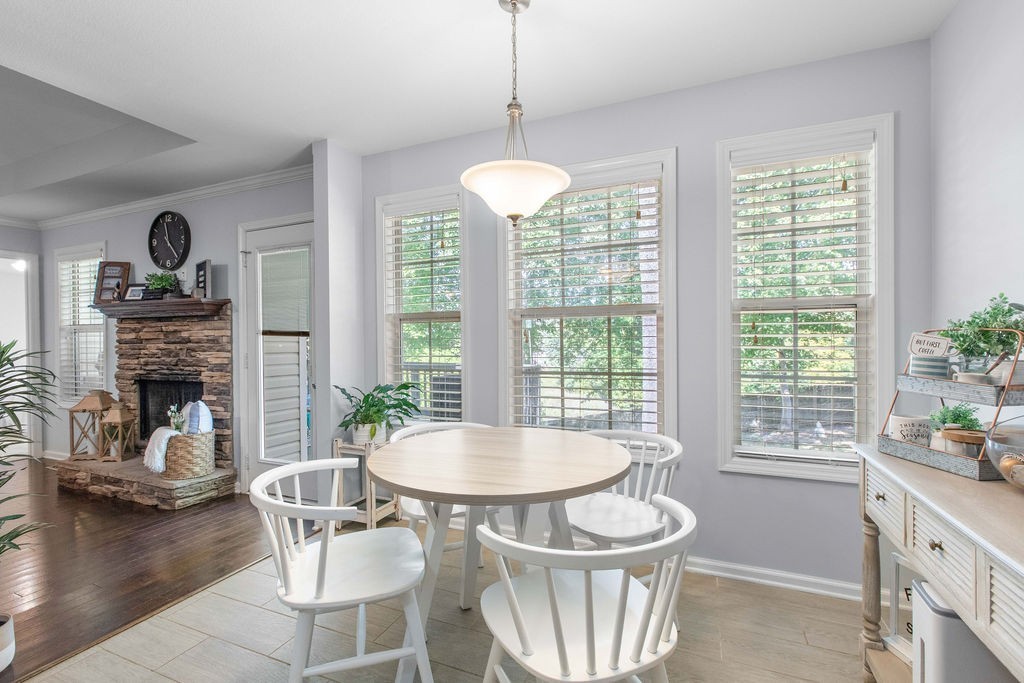 340 Chalet Cir