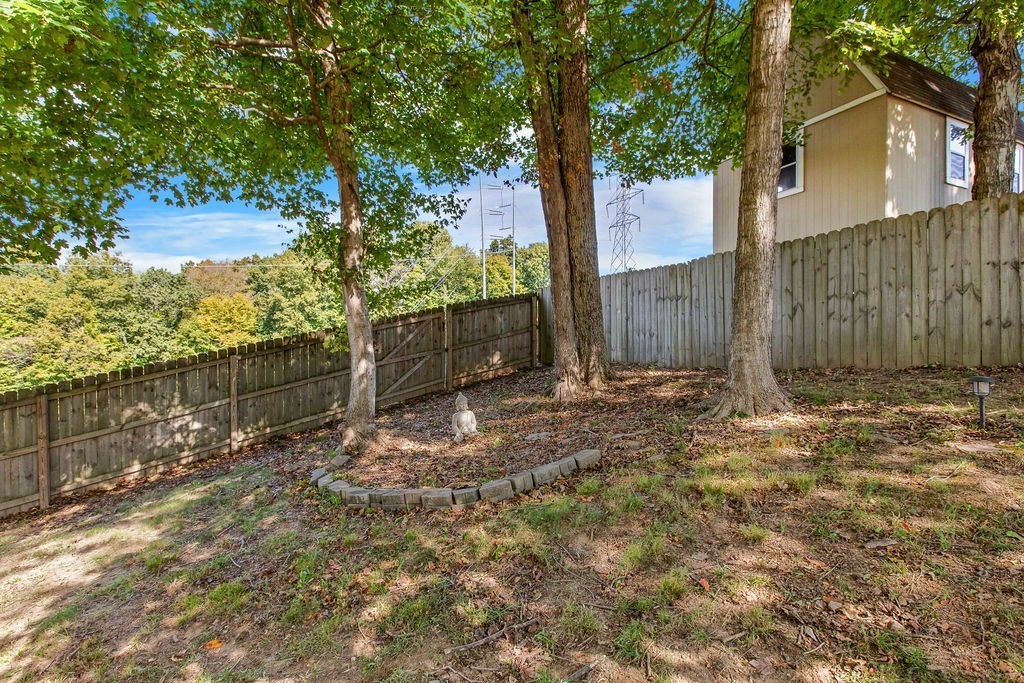 340 Chalet Cir