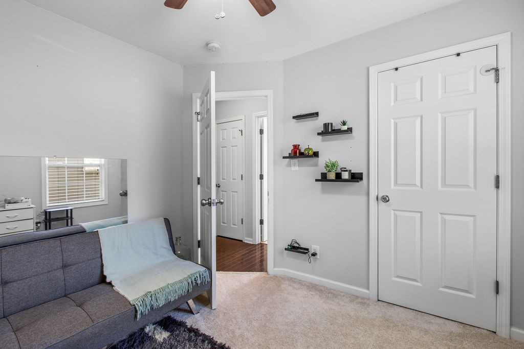 340 Chalet Cir