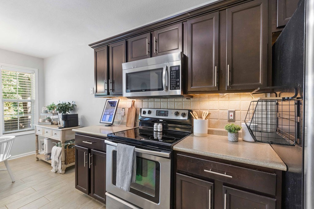 340 Chalet Cir