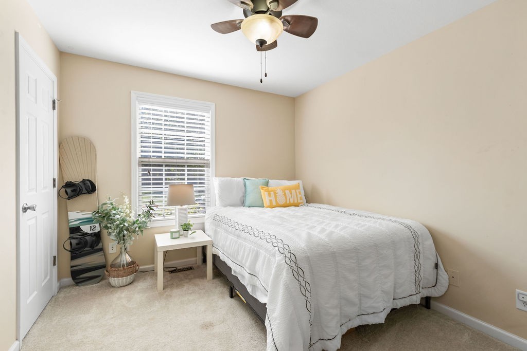 340 Chalet Cir