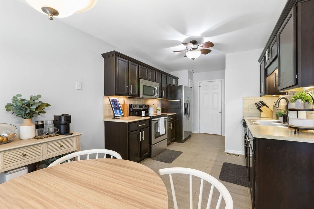 340 Chalet Cir