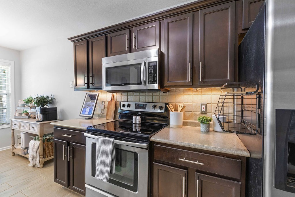340 Chalet Cir